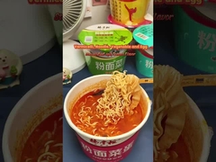 Γιανγκ Ζανγκ Γκι's Quick and Easy Vermicelli and Noodles with Stewed Beef Brisket and Tomato (Γιανγκ Ζανγκ Γκι's γρήγορο και εύκολο βερμικέλι και νουντλς με βραστό κρέας βοδινού και ντομάτα)