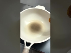 Μαγείρεμα των ευρείων νουντλς Anhui με ζύμη γαρίδας